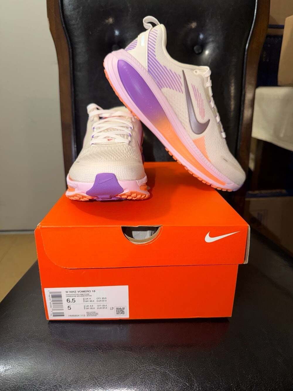 Nike Vomero 18 Women's Running Shoes Size 6.5 Chalk/Tattoo-Pink Foam
